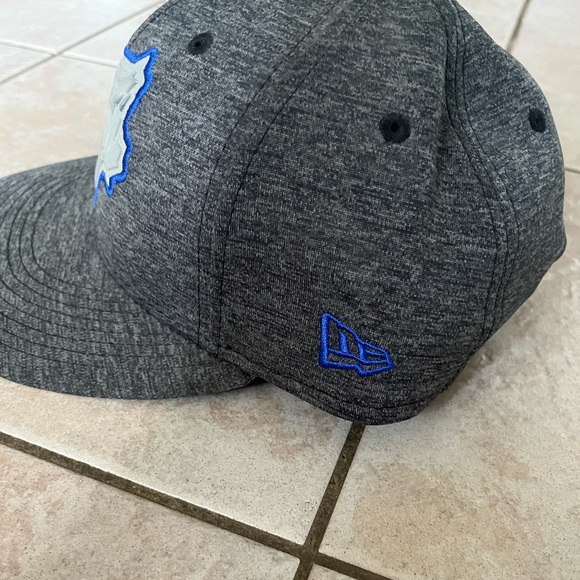 Toronto Bluejays baseball hat - Picture 2 of 3